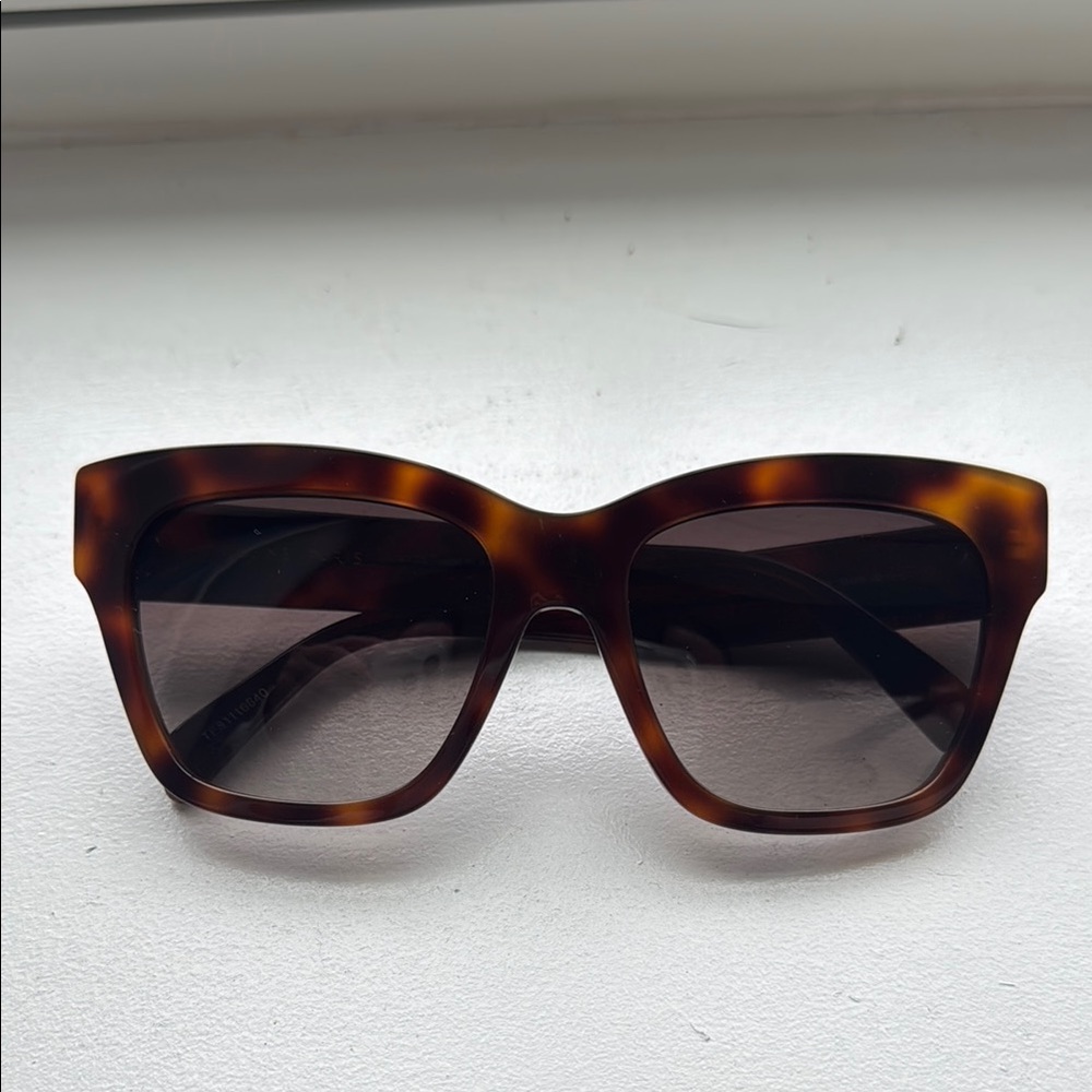Celine Triomphe 09 Sunglasses in Classic Havana (tortoiseshell)